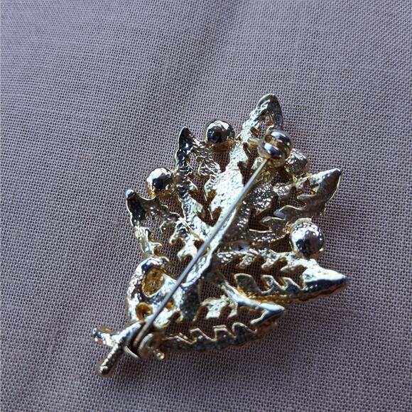 Leaf Pin Brooch Brushed Gold Tone with Acrylic Pearls - Picture 2 of 4